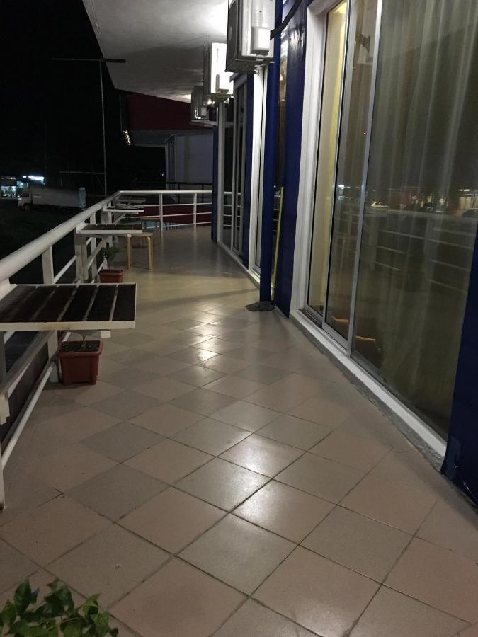 Ae Semporna Guesthouse 极潜旅店 Екстер'єр фото